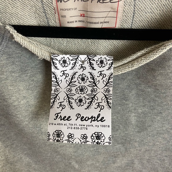 NWT We The Free Gray Raw Hem Cropped Sweatshirt, Sample Garment, Size XS - Picture 8 of 11